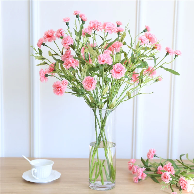 Realistische Seidenblumenstielarrangement