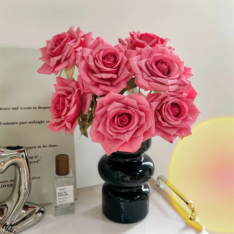 Faux Rosenblumenarrangement