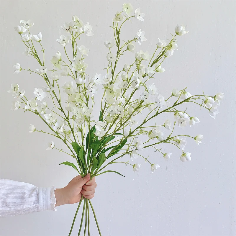 Künstliche Blumenarrangement