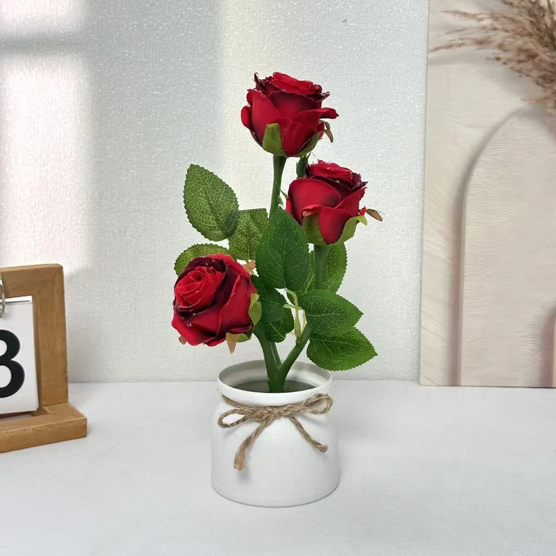 Lebensgetreue dekorative Blumenarrangement