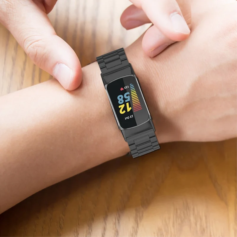 Auffallend schön Fitbit Charge 5 Metall armband