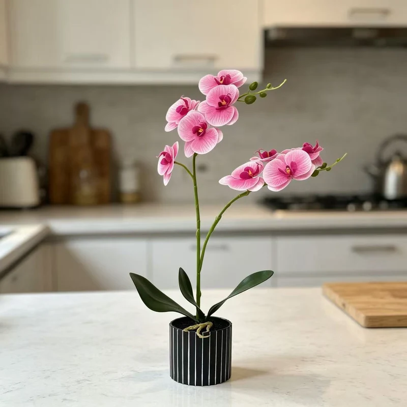 Künstliche Orchideenarrangement für die Innendekoration Zuhause