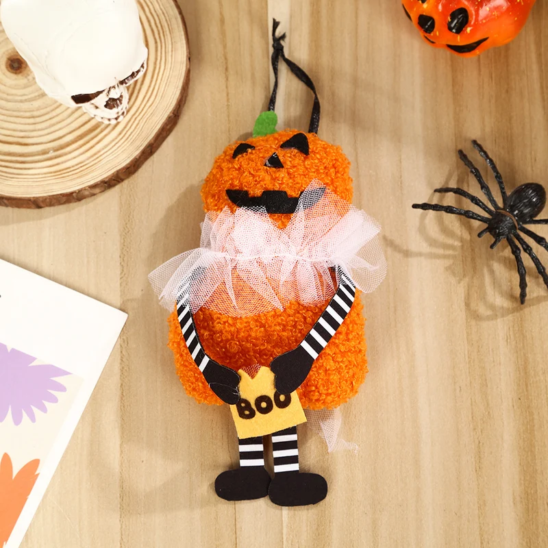 Niedlicher Halloween Kürbis Plüsch-Dekoanhänger mit Tüll