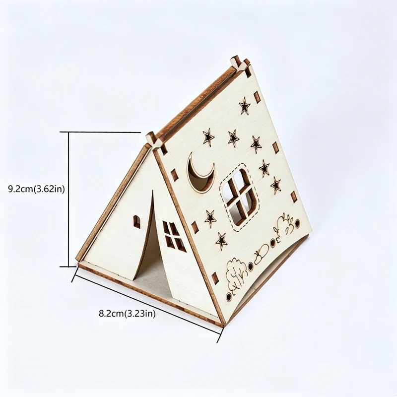 Dekorative Holzpyramide mit Sternenmotiv