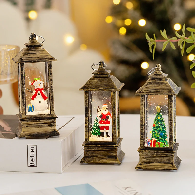 Weihnachtslaterne mit LED-Beleuchtung und dekorativem Schneeeffekt