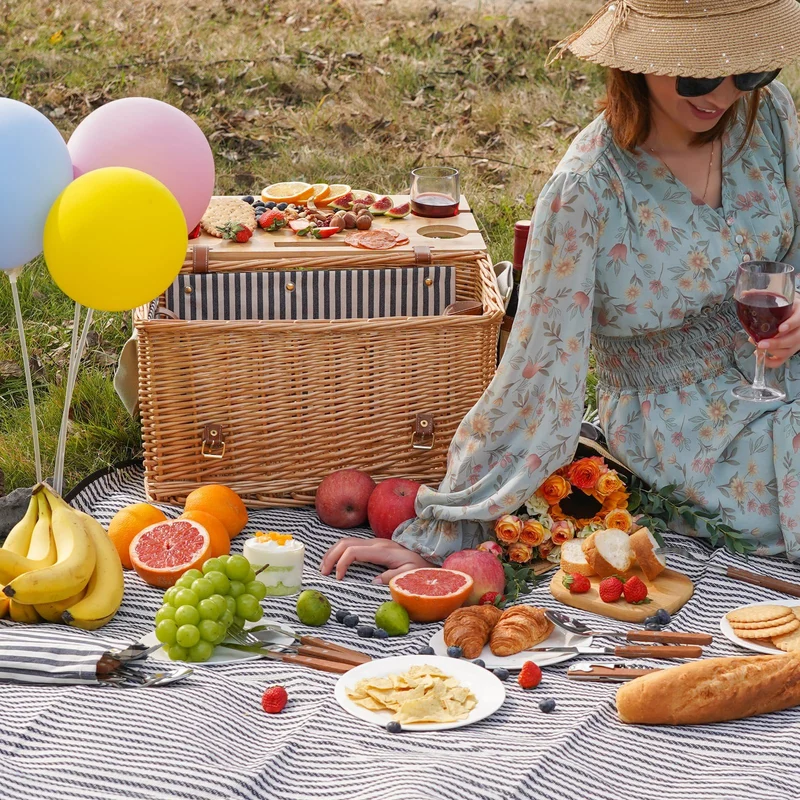 Eleganter Weiden-Picknickkorb mit isoliertem Fach Karnz