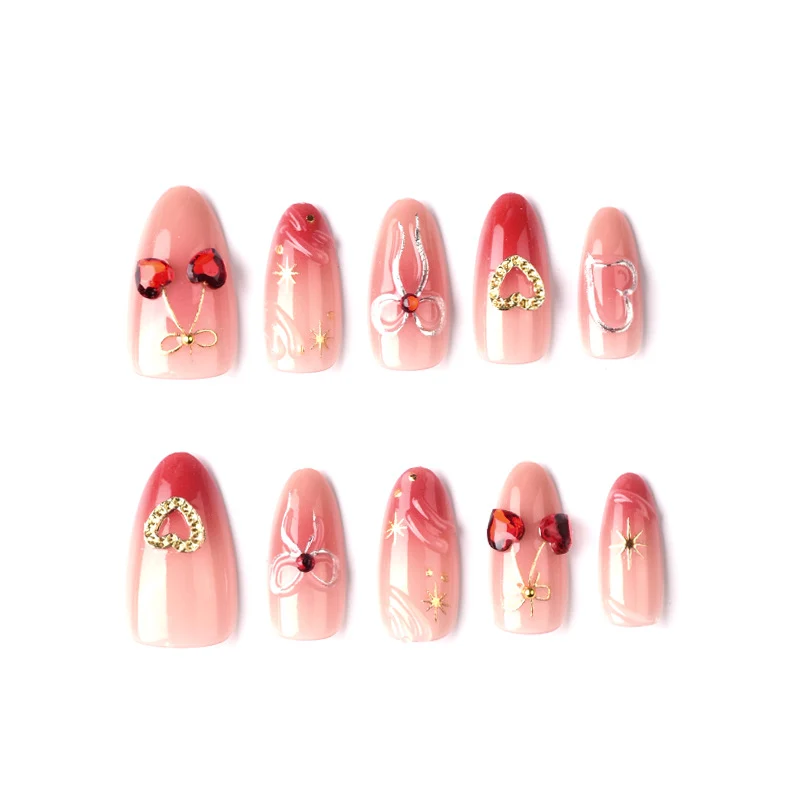 Romantische Herz- und Press-On-Nagelkunst