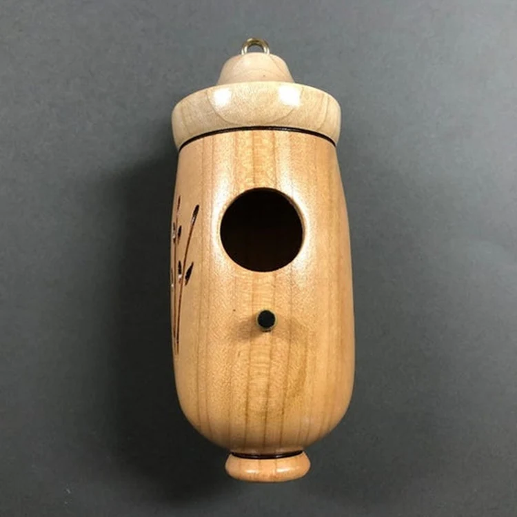 Dekorativer Holzvogelhaus