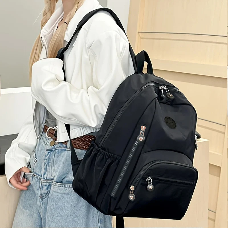 Multi-Pocket-Reiserucksack mit wasserabweisendem Material Karnz