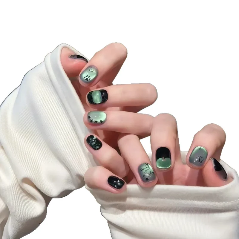 Künstlerische Nagelverlängerungen
