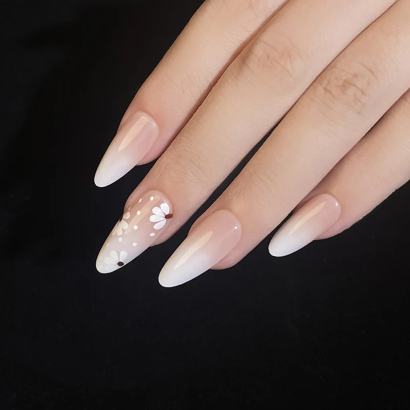 Festliche saisonale Nagelkunstverschönerungen