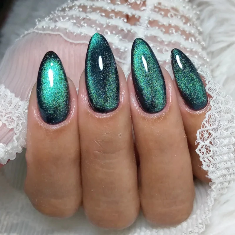 Festliche saisonale Nagelkunstverschönerungen
