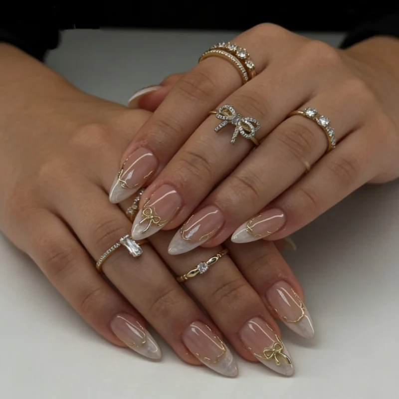 Festliche saisonale Nagelkunstverschönerungen