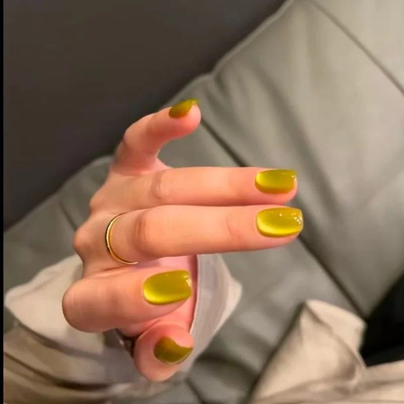 Festliche saisonale Nagelkunstverschönerungen