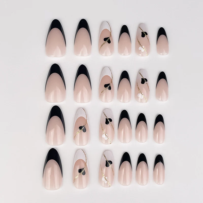 Festliche Feiertags-Nagelkunst