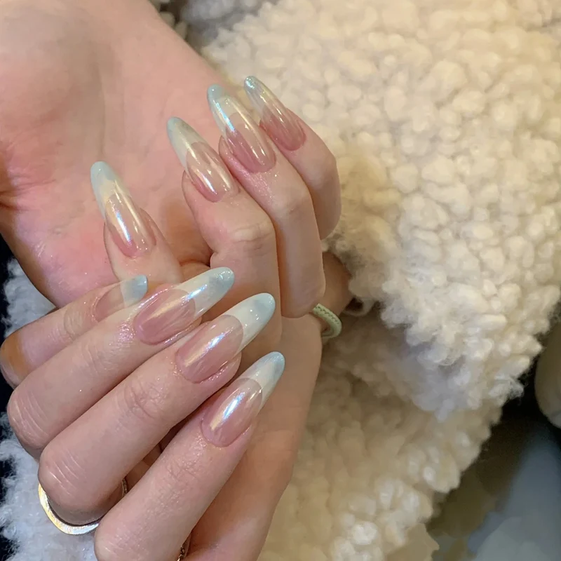 Innovative Ombre-Nagelverlängerungen