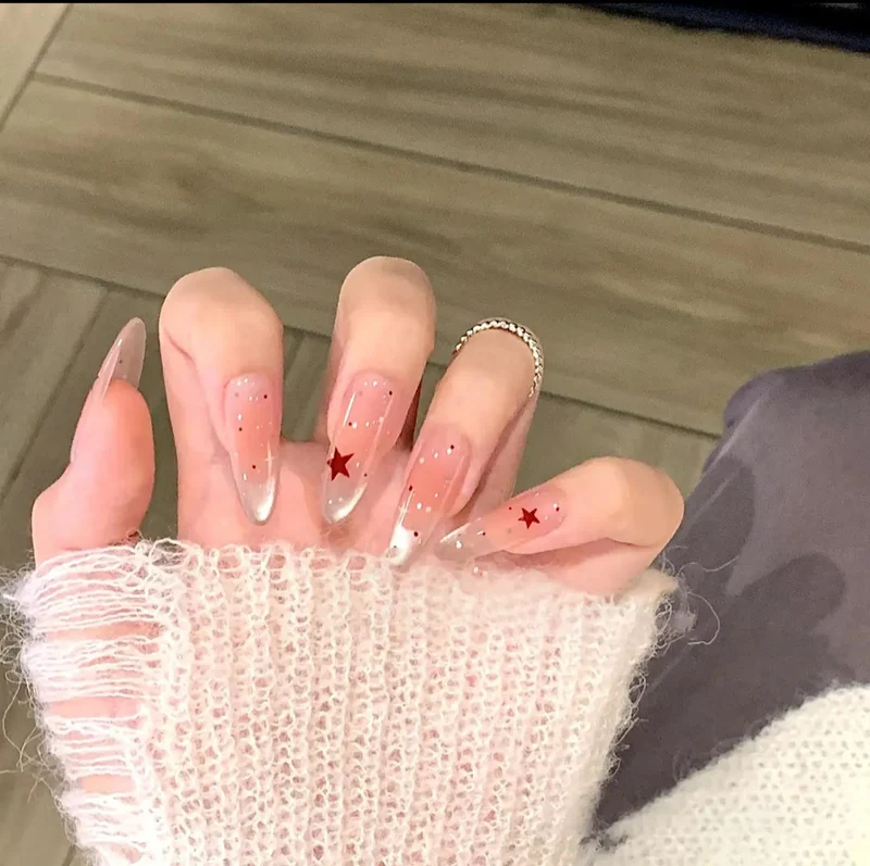 Dekorativer Schmetterlings-verzierter Press-On Nagelset