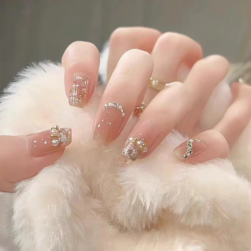 Dekorativer Schmetterlings-verzierter Press-On Nagelset