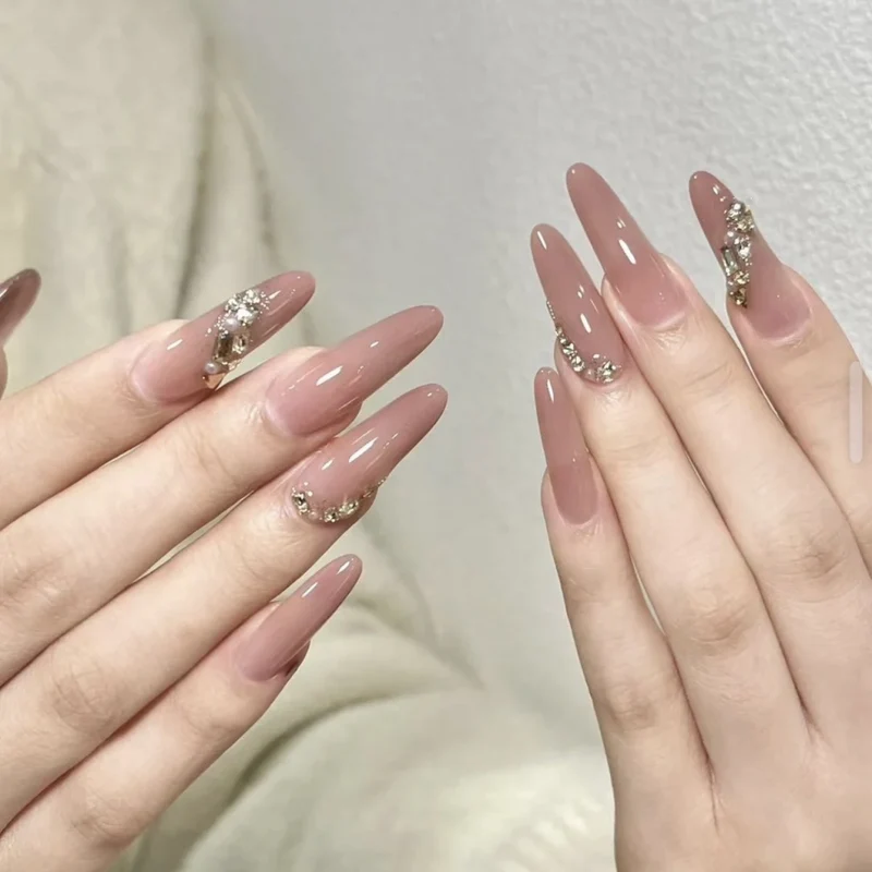 Elegante Stiletto-Nagelkunst-Verstärkungen