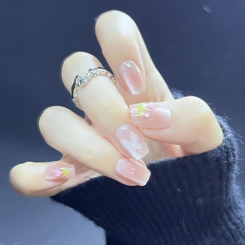 Verspielte tierische Press-On Nagelkunst