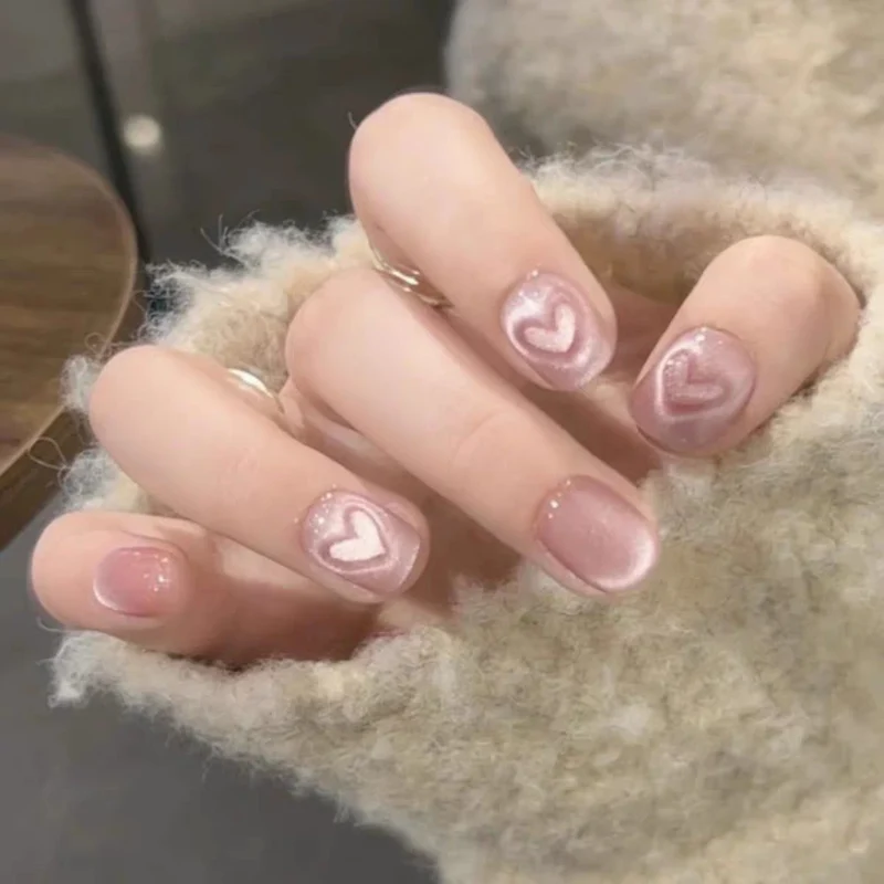 Verspielte tierische Press-On Nagelkunst