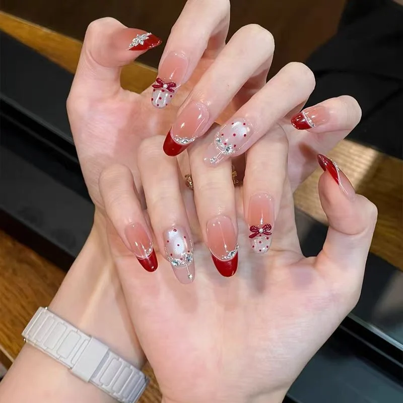 Verspielte tierische Press-On Nagelkunst
