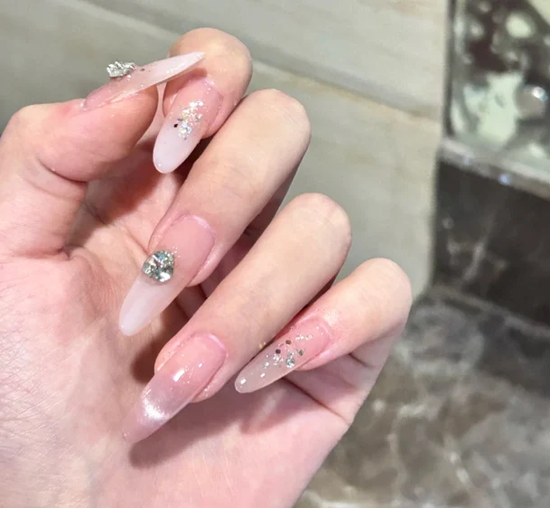 Dekorative Nagelverstärkungen