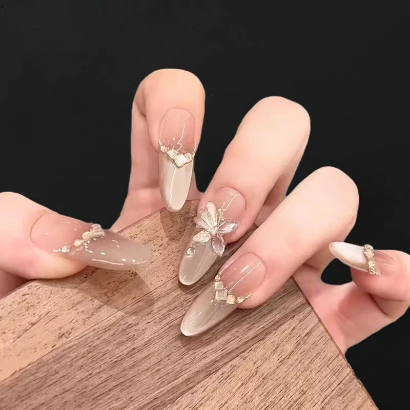 Elegante Stiletto-Gel-Nagelkunstverzierung