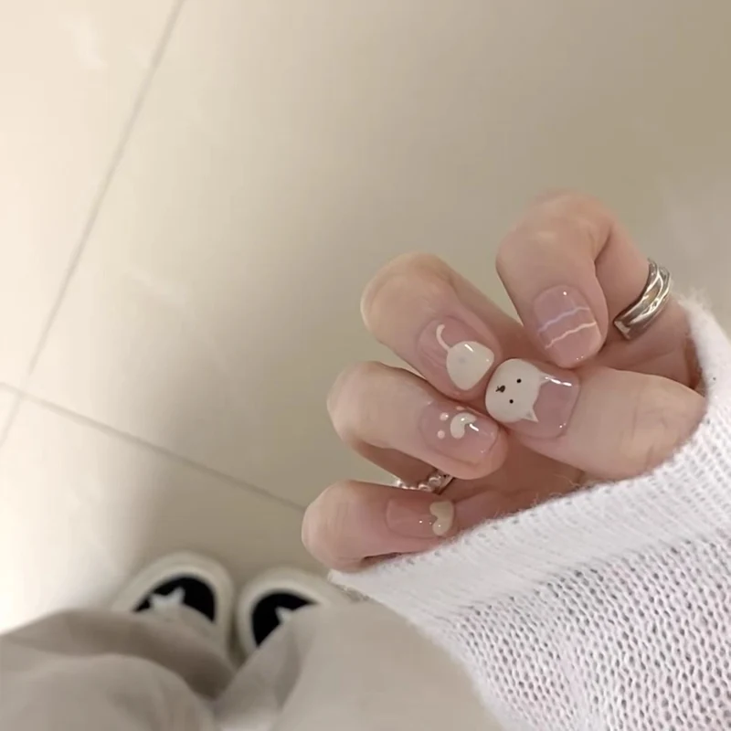 Dekorative Nagelkunst