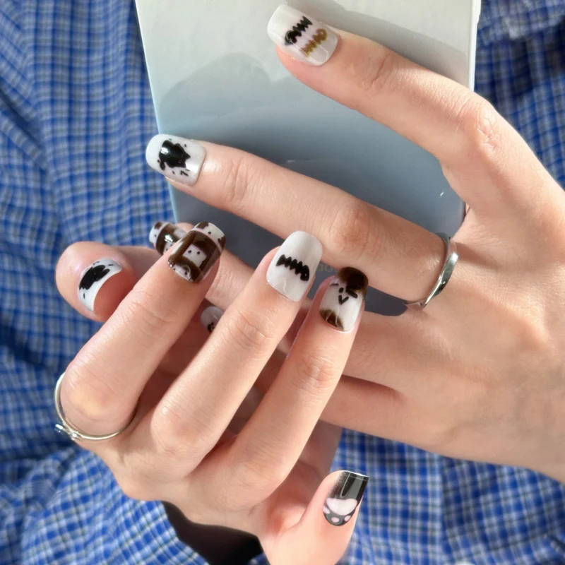 Elegantes, mit einer Schleife verziertes Press-On-Nagel-Set