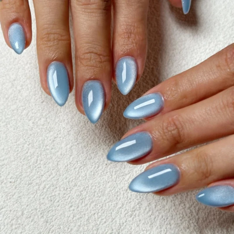 Elegante mandelförmige Nagelverzierungen