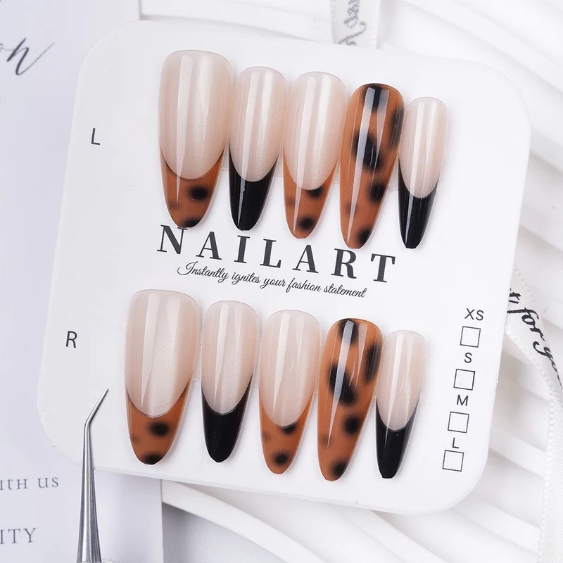 Schmetterling-inspirierte Stiletto Press-On Nägel