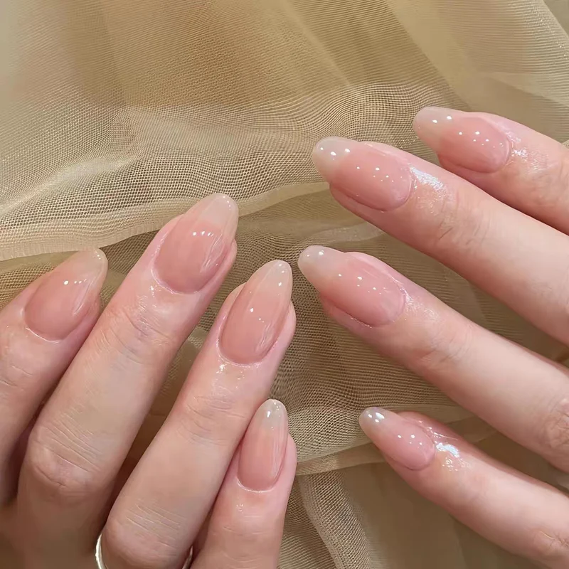 Künstlerische Stiletto-Nagelverzierungen mit dekorativen Akzenten