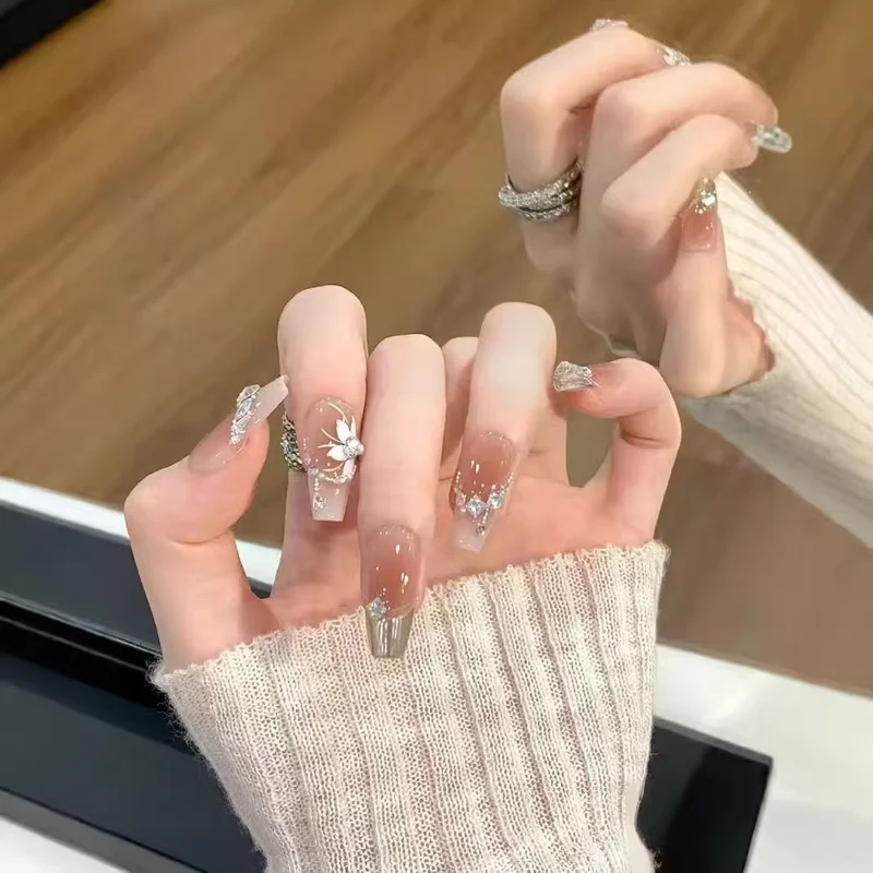Elegante lange Stiletto-Nagelverstärkungen