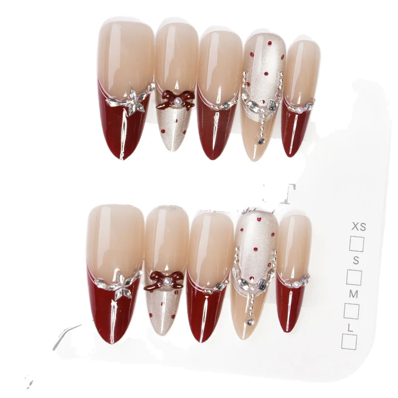 Dekorative Gel-Nagelkunst-Erweiterungen