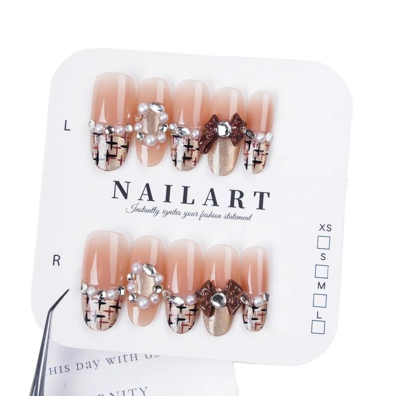 Dekorativer Stiletto Press-On Nagelset