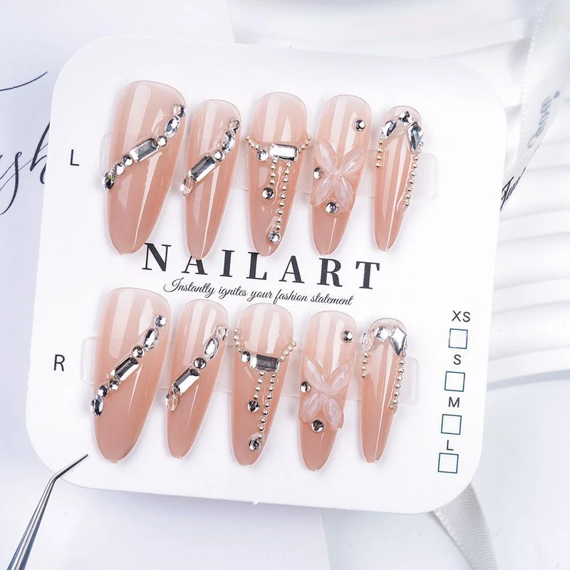 Dekorativer Stiletto Press-On Nagelset