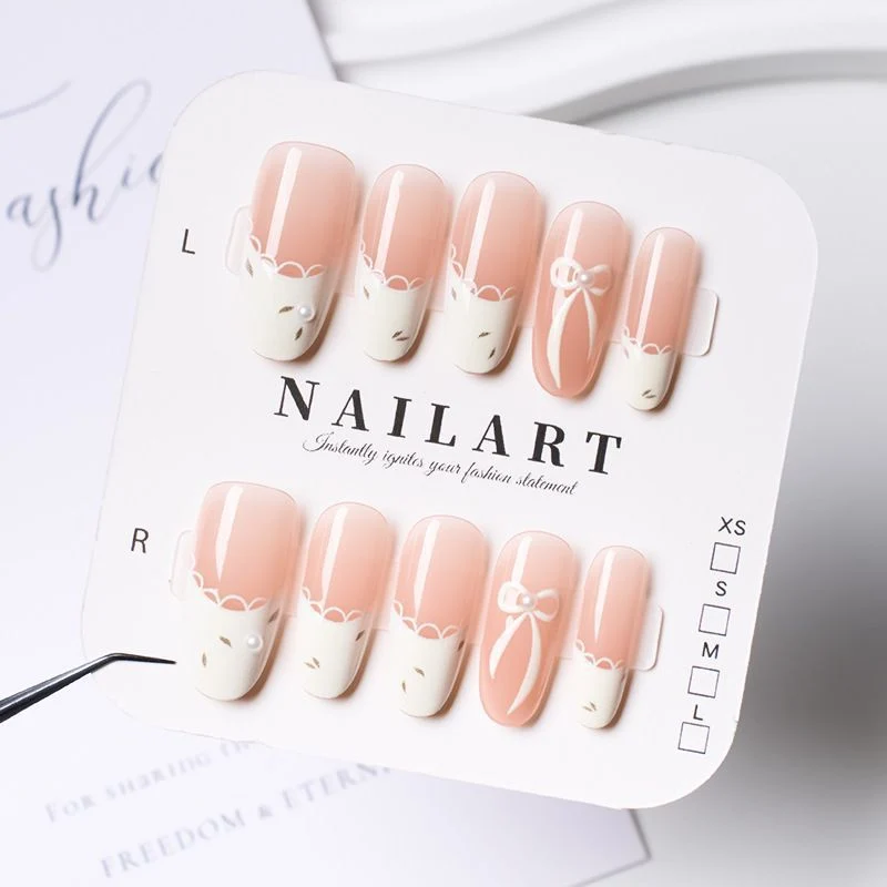 Dekorativer Stiletto Press-On Nagelset