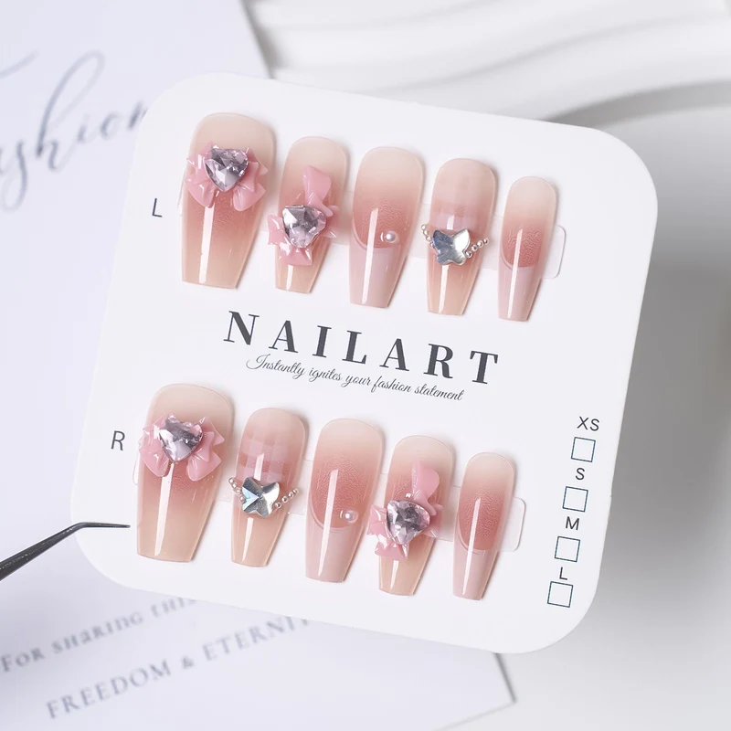 Dekorativer Stiletto Press-On Nagelset