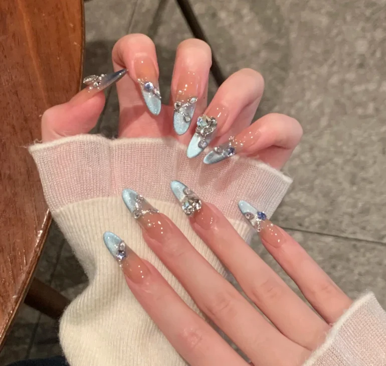 Elegante Glänzende Gel-Nagelverlängerungen