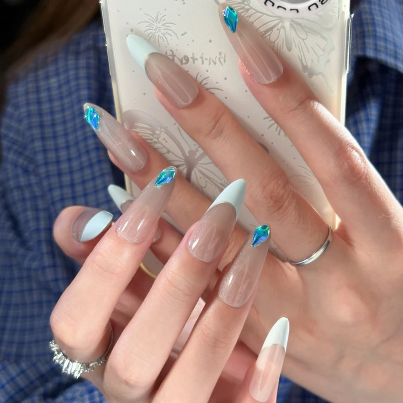 Dekorative Blumennagelkunst Tipps