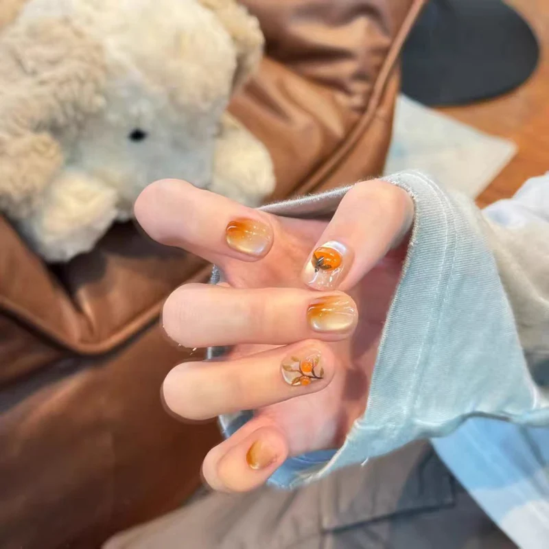 Dekorative Blumennagelkunst Tipps