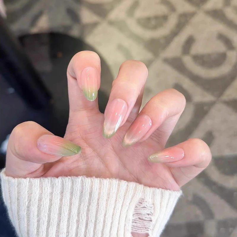 Dekorative Blumennagelkunst Tipps