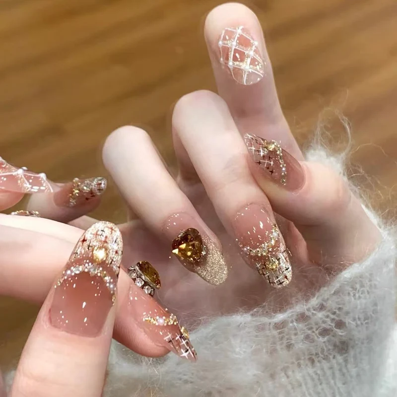 Dekorative Blumennagelkunst Tipps