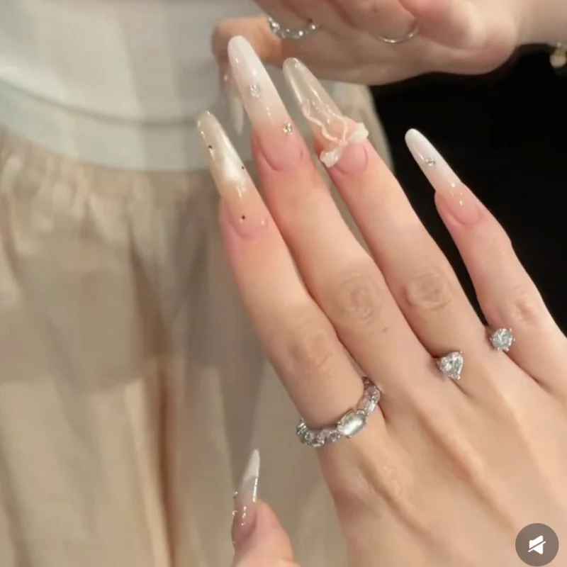 Dekorative Stiletto Nagelkunst Tipps