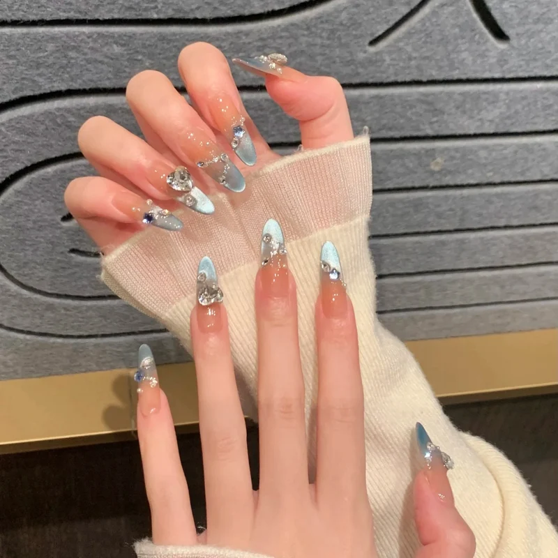 Glamouröse Stiletto-Nagelverlängerungen 1790638639