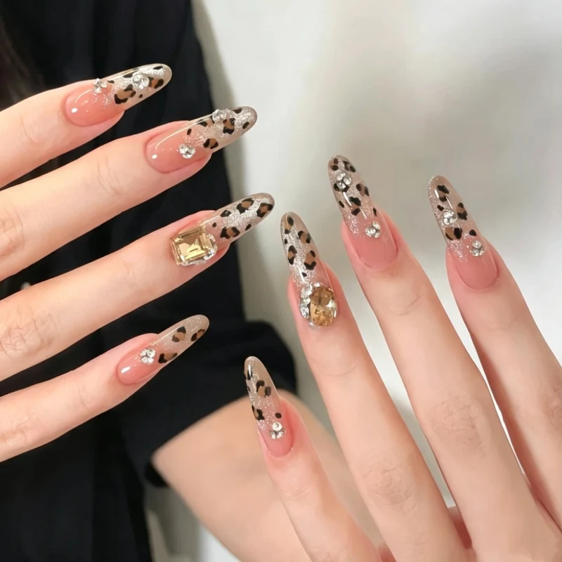 Glamouröse Stiletto-Nagelkunstverlängerungen