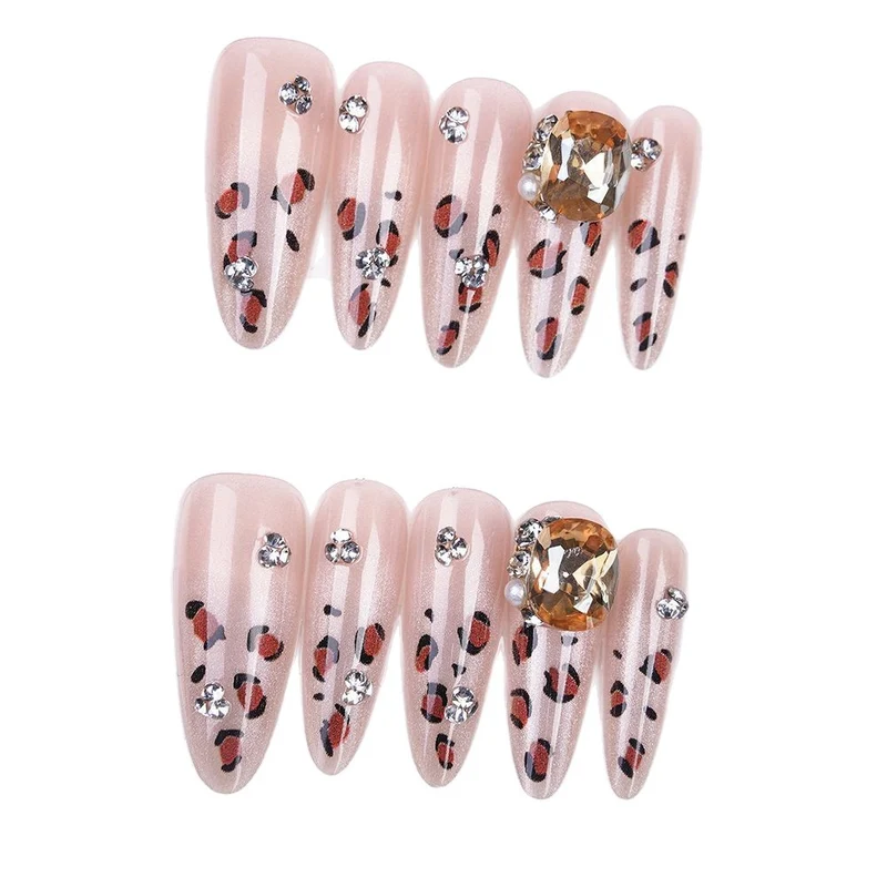 Glamouröse Stiletto-Nagelkunstverlängerungen