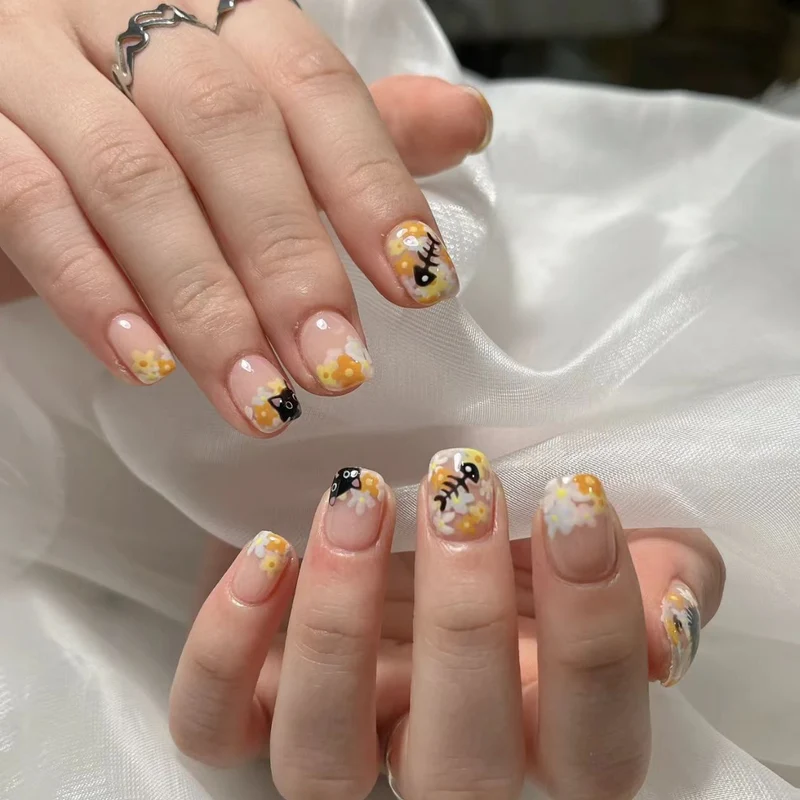 Dekorative Florale Nagelkunst
