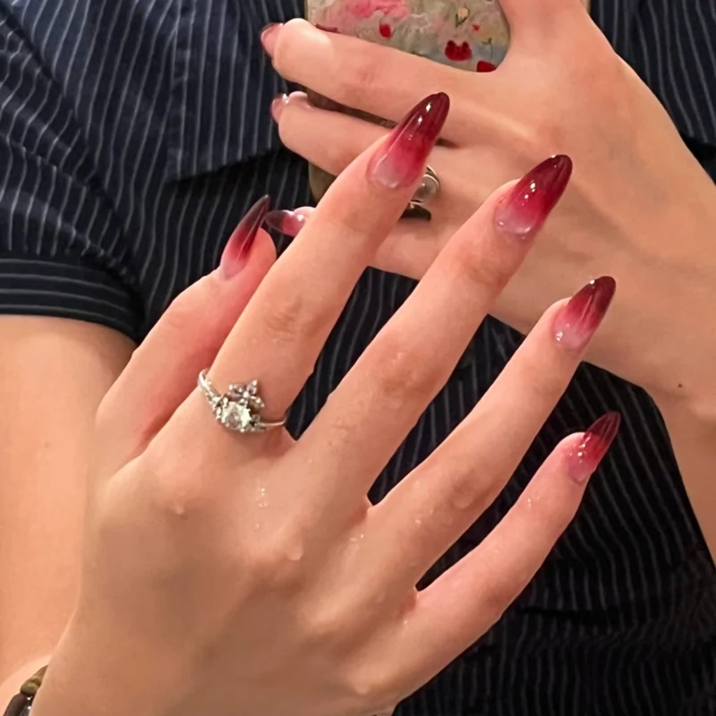 Floral Verzierter Press-On-Nagelset